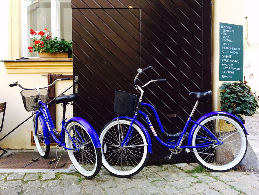 Prague : Location de vélo électrique avec casque, cadenas et carte