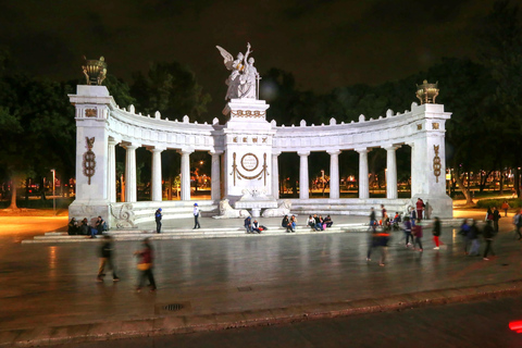 Mexico City - nattlig stadsrundtur Kvällstur i en dubbeldäckad bussNattvandring i Mexico City