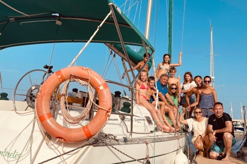 Valencia: Private Sailing Trip with Snacks and Drinks