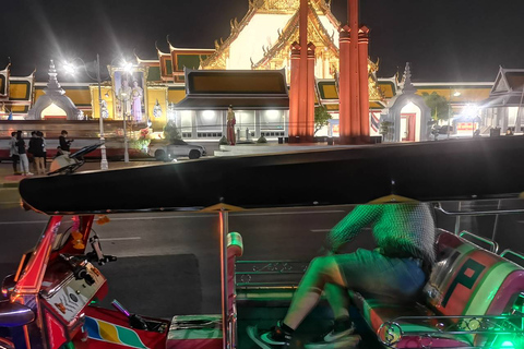 Bangkok : Visite nocturne en Tuk Tuk avec dégustation de nourriture dans la vieille ville