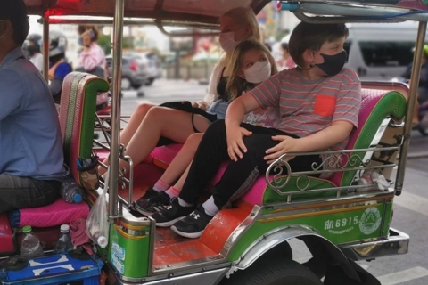 Bangkok: Altstadt Tuk Tuk Tour bei Nacht mit Lebensmittelverkostung