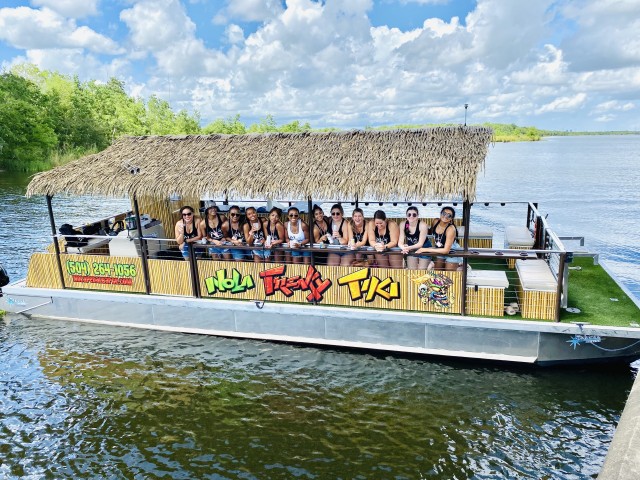 Visit New Orleans BYOB Tiki Boat Bayou Party and Wildlife Tour in Nueva Orleans