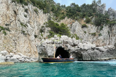 Von der Amalfiküste: Capri All Inclusive Bootstour+StadtbesichtigungAb Amalfi: Capri All Inclusive Bootstour + Stadtbesichtigung