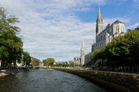 Lourdes, visite guidée spirituelle et historique - Hizvo