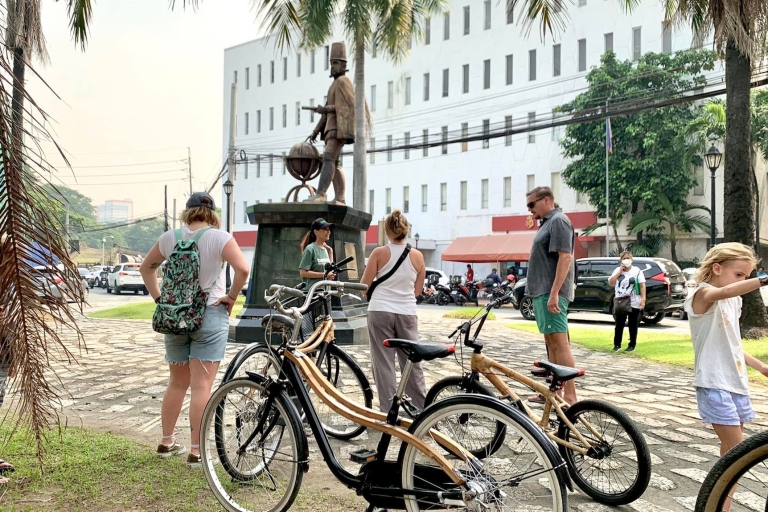 Manila: Wycieczka rowerowa Sunset Bamboo z przewodnikiem po Intramuros
