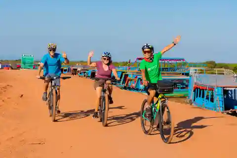 Kampong Phluk: Floating Village Bike Tour and Sunset Cruise