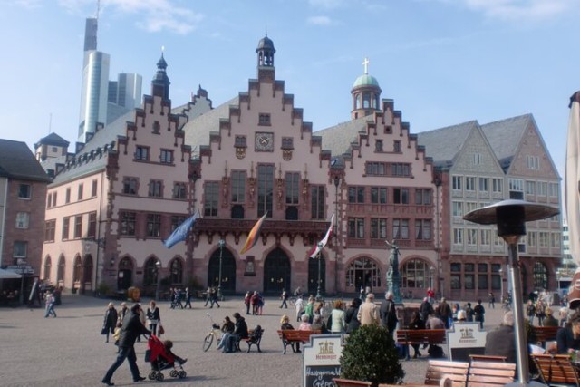 Frankfurt: A Self-Guided Audio Tour by Smartphone