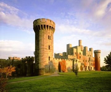 Llandudno: 4 Medieval Castles of Wales Private Day Tour