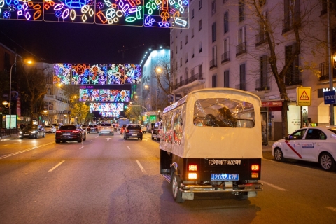 Madrid: tour de luces navideñas en tuk-tuk eléctrico privadoMadrid: tour privado de luces navideñas en tuk-tuk eléctrico