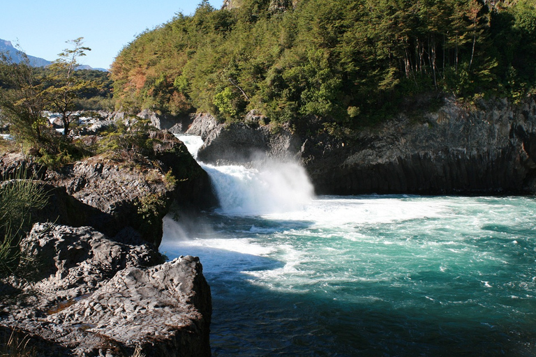 Au départ de Puerto Varas : Excursion d&#039;une journée au volcan Osorno et aux chutes de Petrohue