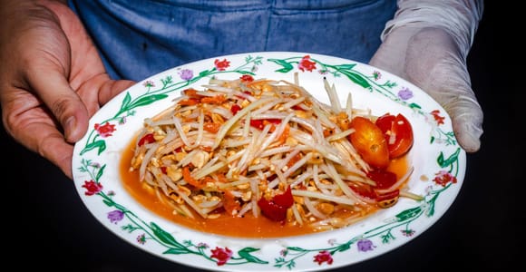 Chiang Mai: Food Tour by Songtheaw Truck with 15+ Tastings