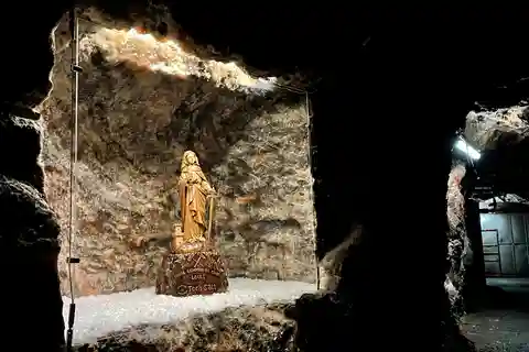 Loulé : Collection d'art de Sainte-Barbe avec visite guidée de la mine de sel