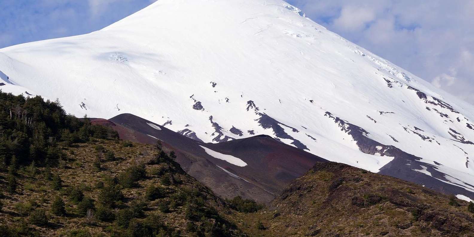 Puerto Montt: Osorno Volcano and Petrohué Falls Guided Tour | GetYourGuide, image size:1585x792