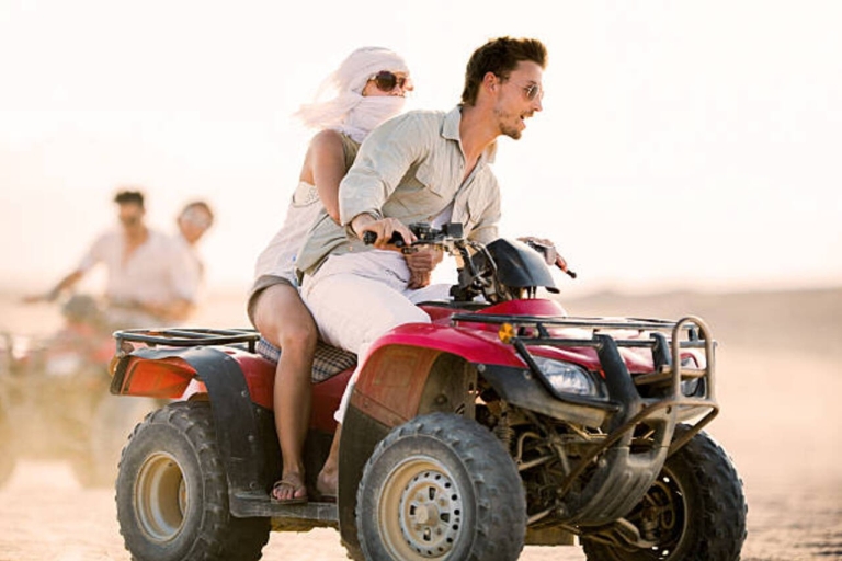 Sharm El Sheikh: Excursión al atardecer en quad con Echo MountainExcursión al atardecer en quad individual con paseo en camello, cena y espectáculo