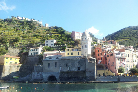 Depuis Pise : visite des Cinque Terre en petit groupeDepuis Pise : excursion en minibus dans les Cinque Terre