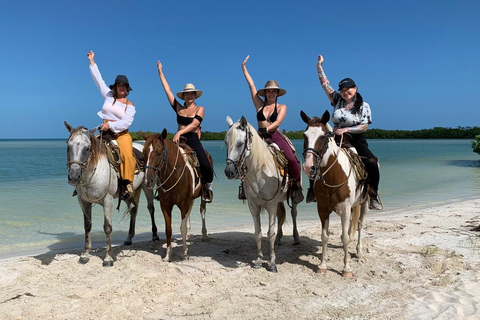 Holbox: giro guidato a cavallo sulla spiaggia