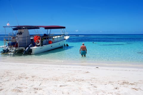 Punta Cana: Saona, Canto de la Playa & Mano Juan Village