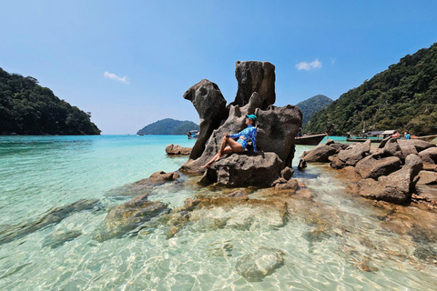 Phuket: Excursión de un día a las Islas Surin en lancha rápida