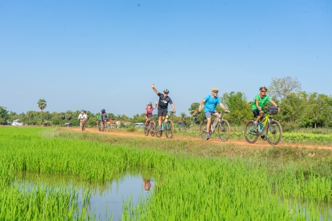 Kampong Phluk : Visite à vélo du village flottant et croisière au coucher du soleilSiem Reap : Visite à vélo du village flottant et croisière au coucher du soleil