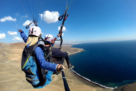 Lanzarote: paralotniarstwo w tandemie