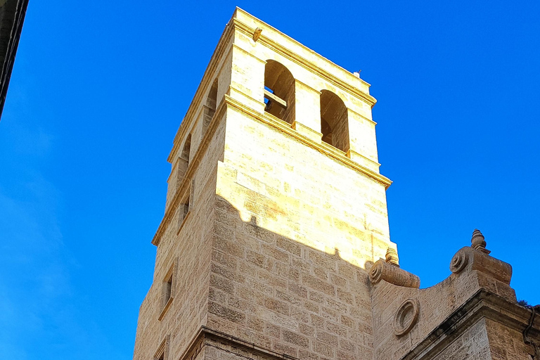 History and Hidden Corners Essential | Spanish Walking Tour Visita el corazón de la ciudad de Almería