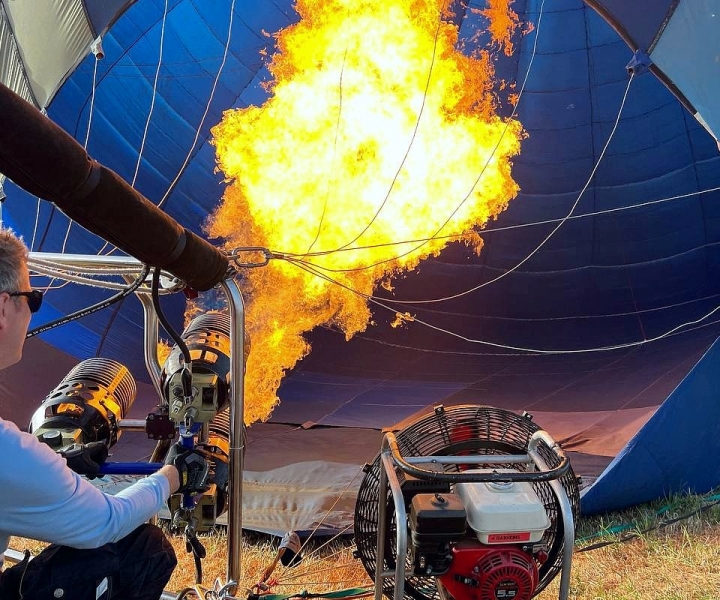 Athens: Hot-Air Balloon Flight Experience with Snacks & Wine