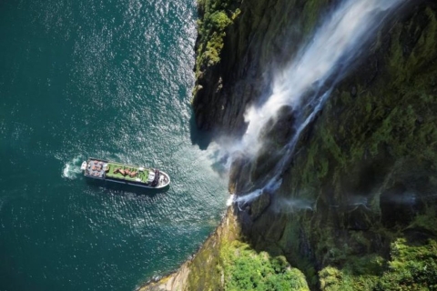 From Te Anau: Milford Sound Coach and Cruise Day Trip From Te Anau: Milford Sound Coach & Nature Cruise Day Trip