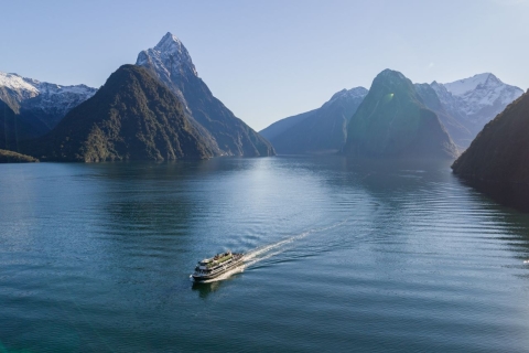 From Te Anau: Milford Sound Coach and Cruise Day Trip From Te Anau: Milford Sound Coach & Nature Cruise Day Trip