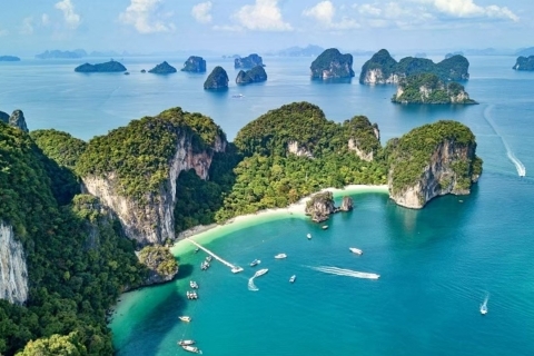 Krabi: prywatna wycieczka łodzią motorową na wyspę Hong i nurkowanie z rurką