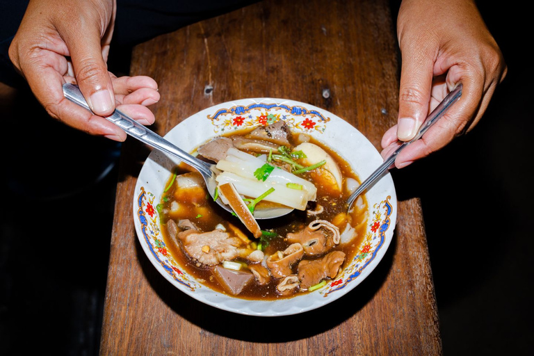 Phuket: Peranakan Evening Food Walking Tour