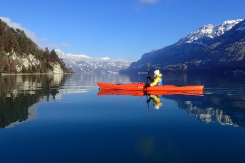 Interlaken: Winterliche Kajak-Tour auf dem BrienzerseeStornierung bis 3 Tage im Voraus: Winter-Kajaktour