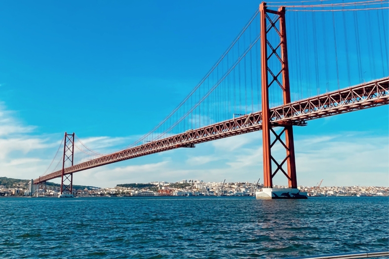 Lissabon: Private Katamaran-Tour entlang des Tejo4-Stunden-Tour