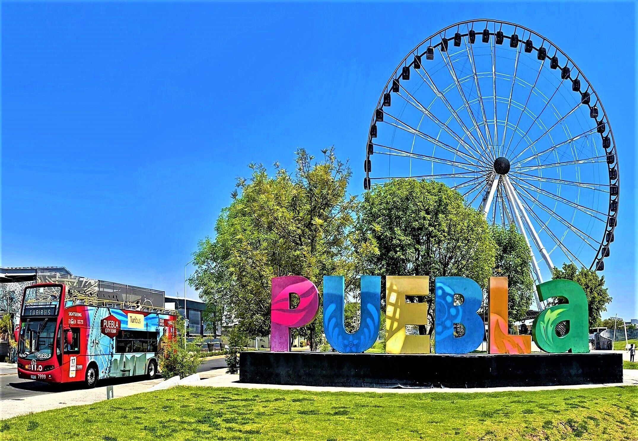 Puebla: Hop-on Hop-off Stadttour und Aussichtsrad