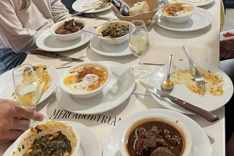 Sevilla: Flavors of Andalucía Geführte Food Tour mit VerkostungenGruppenreise