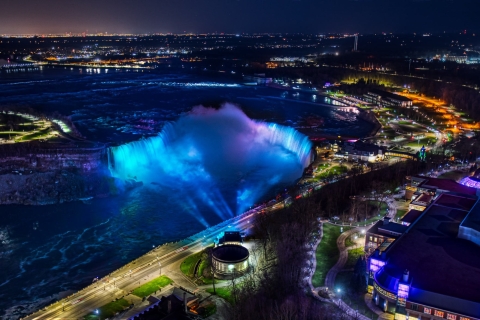 Chutes du Niagara, Canada : visite nocturne avec dîner et spectacle de lumièreChutes du Niagara : visite nocturne avec dîner et spectacle de lumière