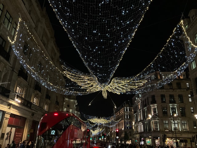 London: Magical Christmas Walking Tour