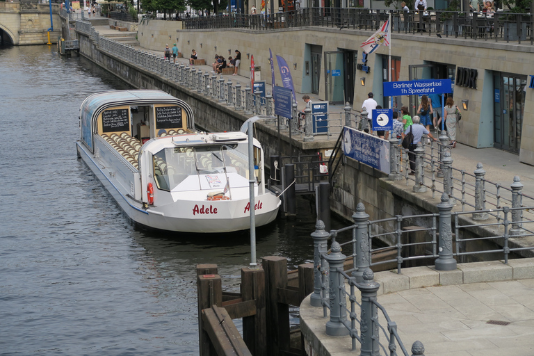 Berlin: One-hour city tour by boat from/to Museum Island