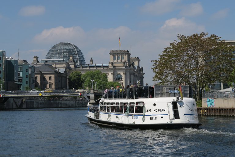 Berlin: One-hour city tour by boat from/to Museum Island
