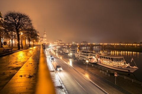 Dresden: Abendliche Flussfahrt Winterlichter mit AbendessenDresden: Flussfahrt Winterlichter mit Abendessen