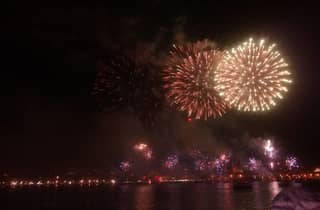 Lissabon: Silvester-Flusskreuzfahrt auf dem Tejo mit offener Bar