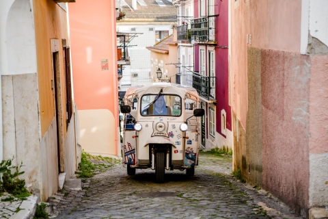 Lissabon: Private Tuk-Tuk-Tour mit Speisen und WeinLissabon: Gastronomische Entdeckungsreise mit dem Tuk-Tuk