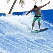 Cancun: Hop-On/Hop-Off-Bustour mit Flowrider Experience