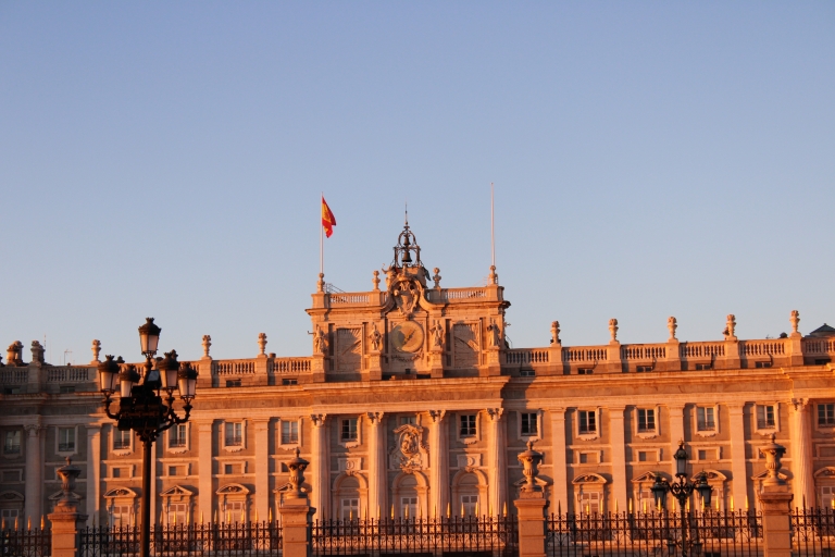 Madryt: wycieczka z przewodnikiem po Pałacu Królewskim z biletem wstępu
