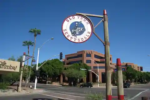 Scottsdale: Guided City Tour by Jeep
