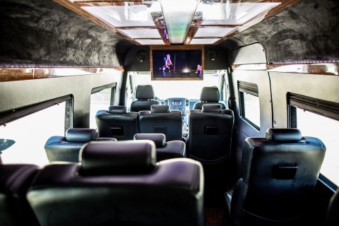 Nassau: One-Way Hotel to Airport Private TransferNassau Transfer: Private VAN Pick-up from Hotel to Airport