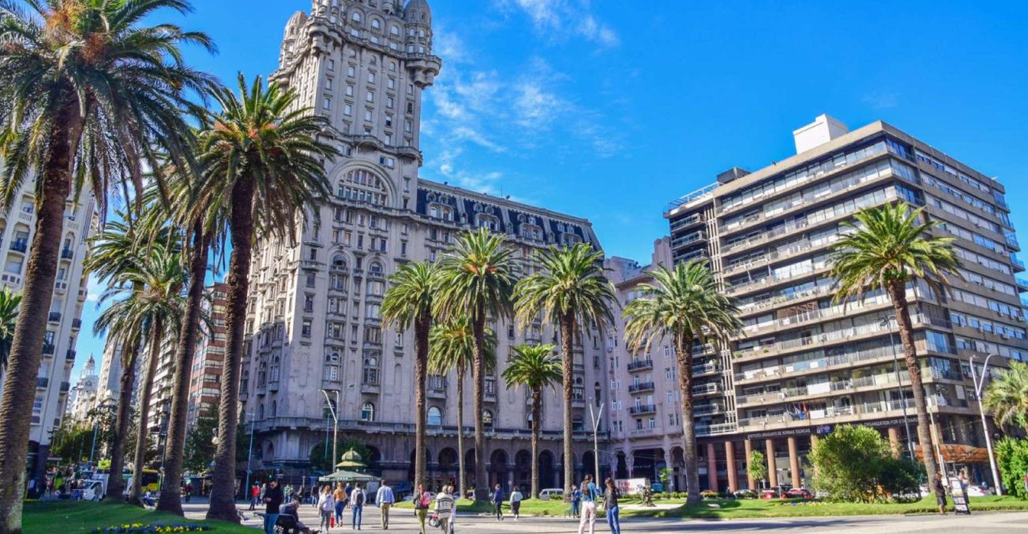Buenos Aires, Fähre nach Colonia und Bustickets nach Montevideo - Hizvo