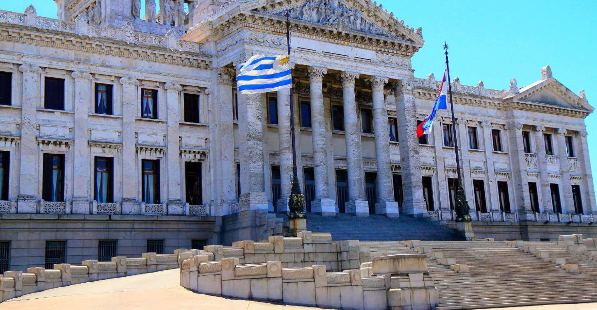 Buenos Aires, Fähre nach Colonia und Bustickets nach Montevideo - Hizvo