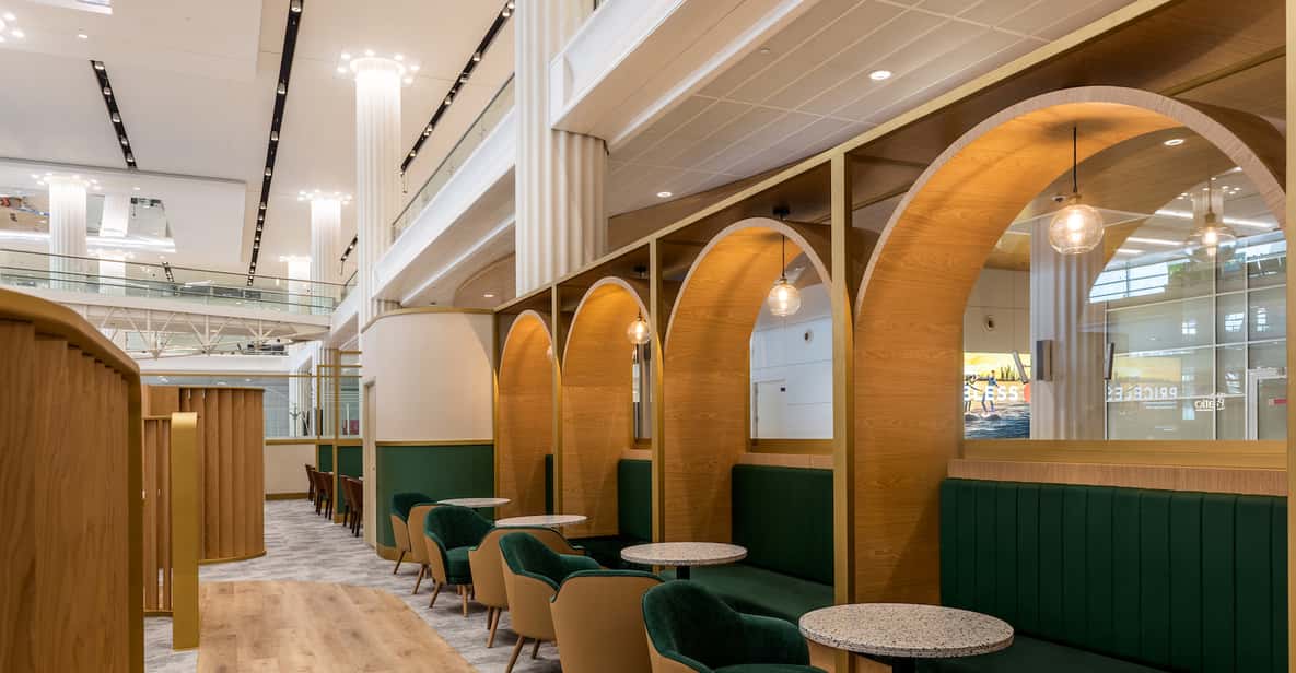 Dubaï Salon de coworking aux arrivées de l'aéroport international