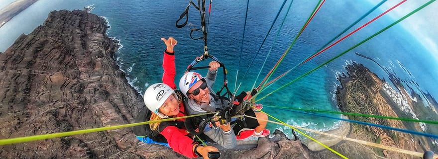 Lanzarote : parapente en tandem au-dessus des volcans et de l'Atlantique