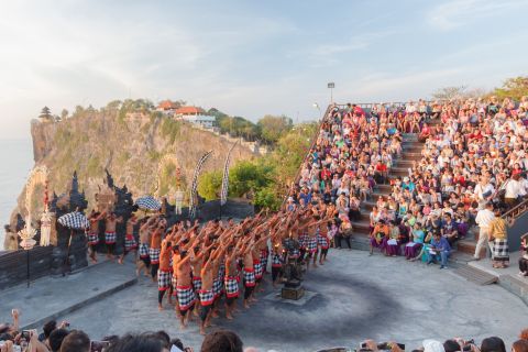 Бали: входной билет на шоу Улувату Кечак и огненный танец